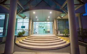 Sfera'S Park Suites & Convention Centre